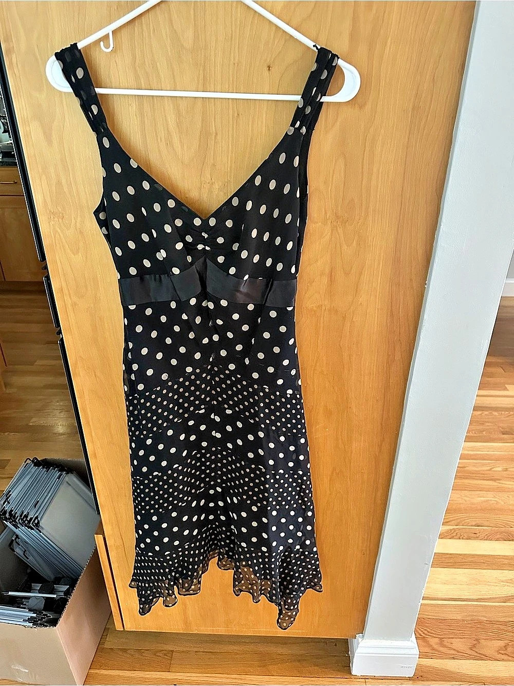 BCBGMAXAZRIA Polka Dot 100% Silk Midi Dress Size 2 Y2K Vintage